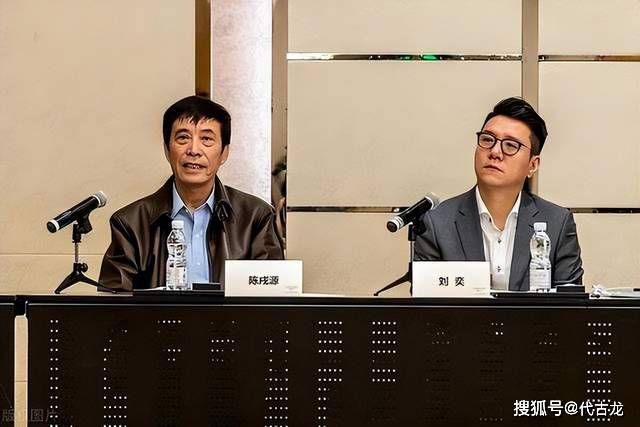 揉我胸啊嗯~下面出水