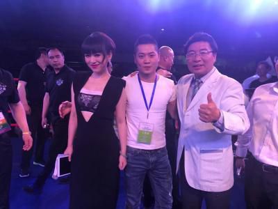 筒仓VS乌冬面